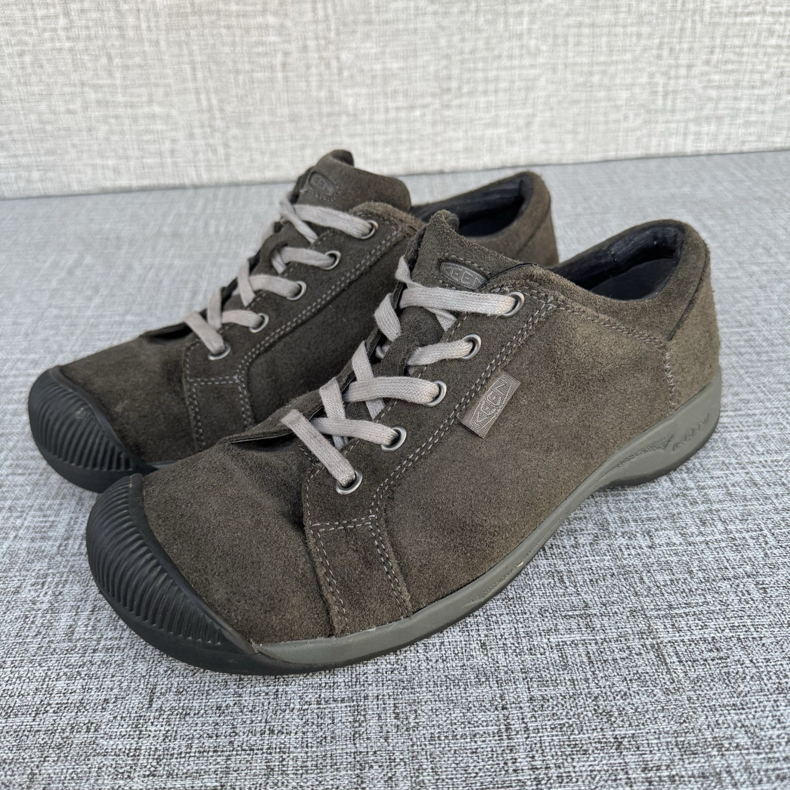 Scarpe Keen donna taglia 9 5 M grigio scamosciato REISEN LACE 1011443 comode casual