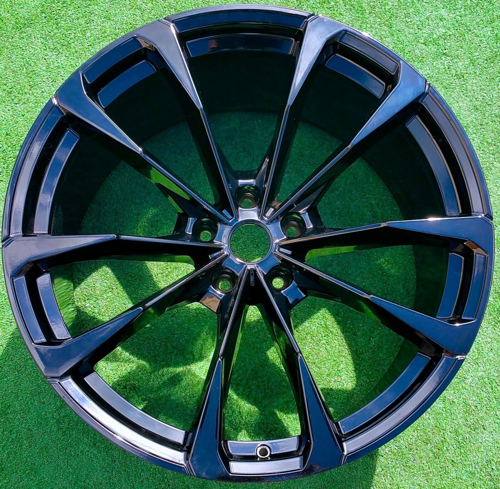 PERFECT Factory Lamborghini Urus Wheel OEM 23 Rear Taigete Genuine 4ML601025AF
