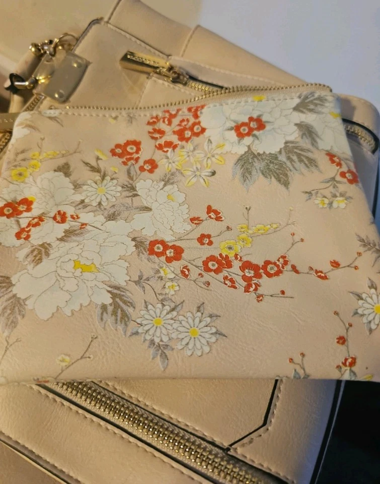 Cartera bandolera Big Buddha de cuero vegano para mujer con bolso sin asas floral desmontable nueva sin etiquetas Foto 3 de 4