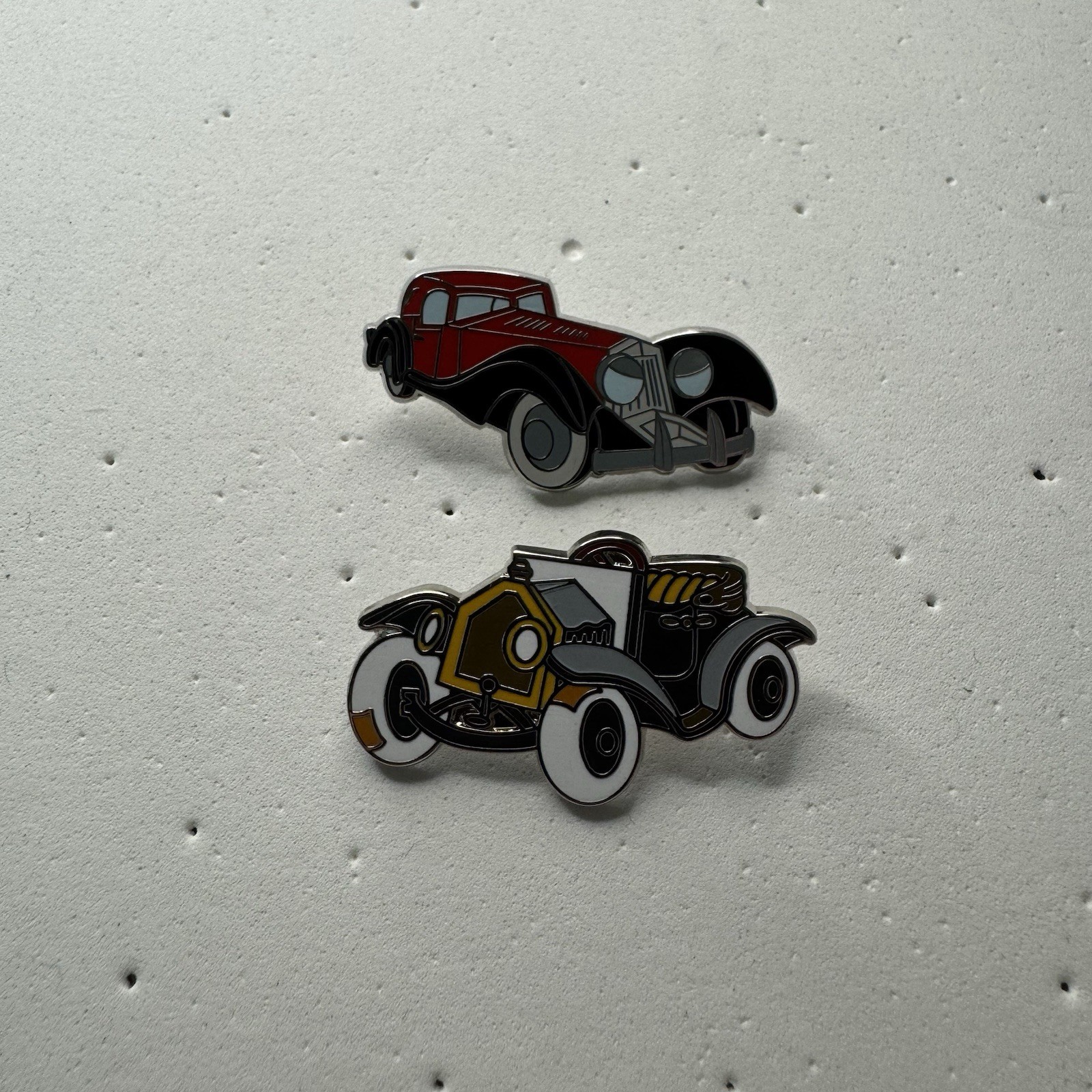 Disney Magical Mystery Vehicles 2 Pin Set Cruella Car And The Aristocats Car