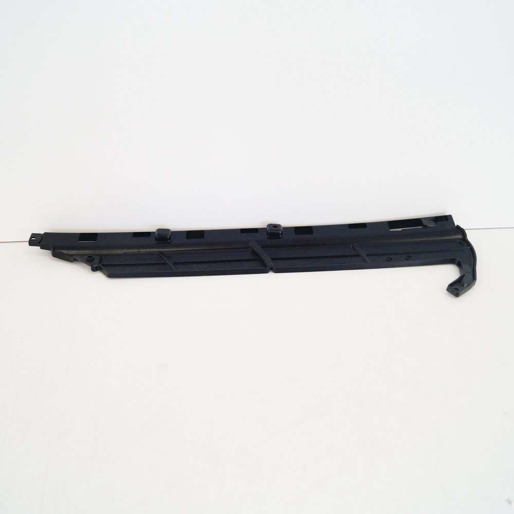 MERCEDES BENZ CLA C117 Front Grille Right Deflector A1178880438 
