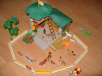 Playmobil 100% Complete Set 3243 Small Animal Petting Zoo