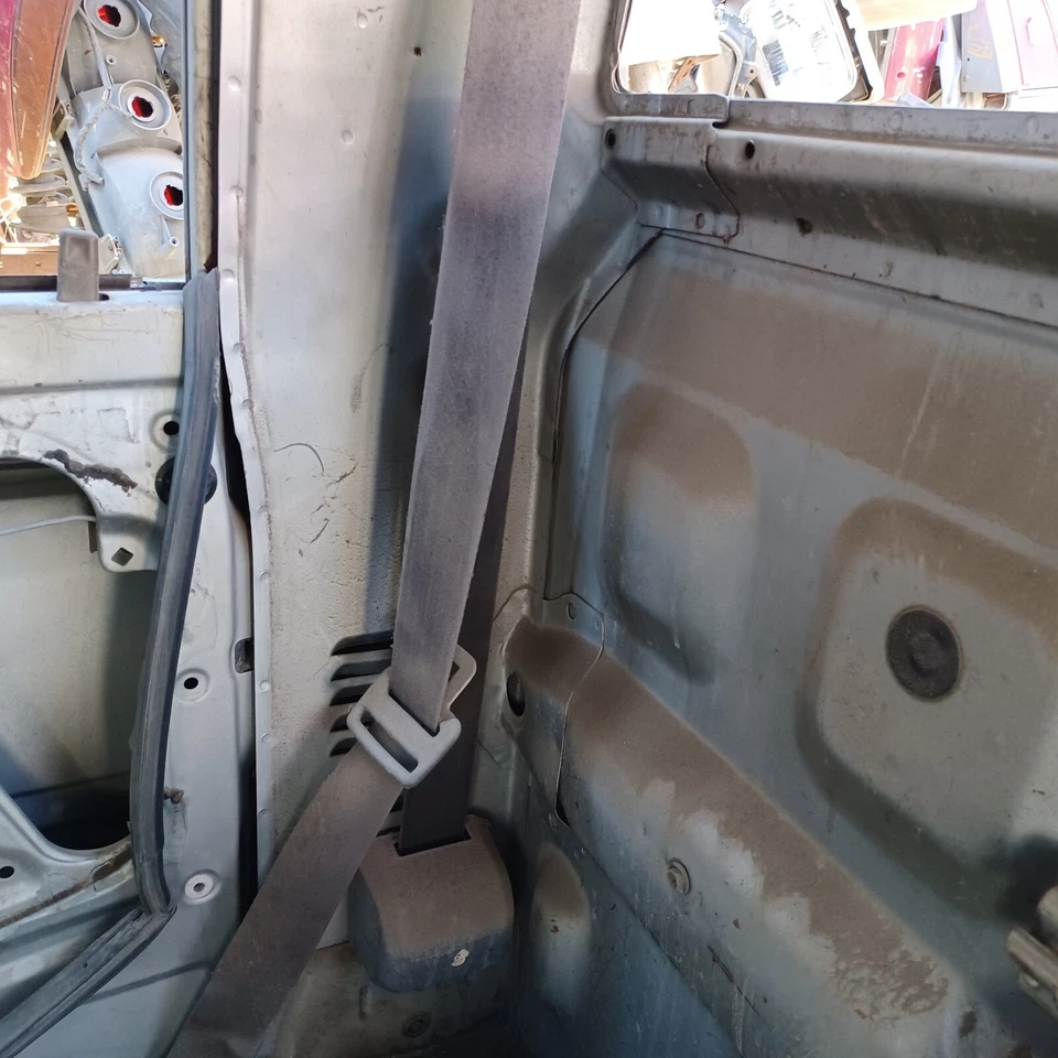 88 Toyota pickup regular cab Right Seat Belt retractor gray over shoulder - Image 4 of 4