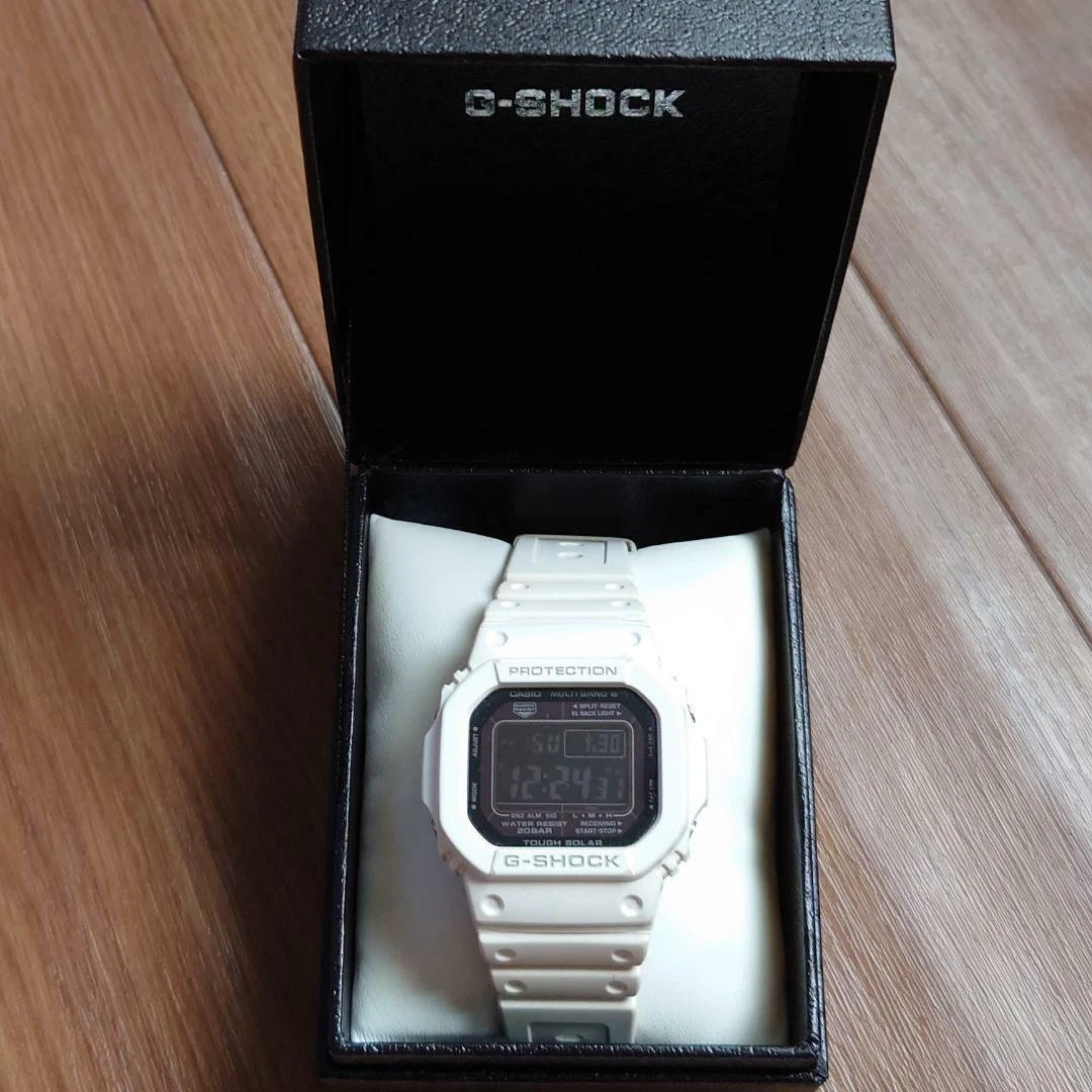 Casio G-Shock GW-M5610MD-7JF Square white Tough solar with Box [Mint]