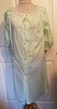 Vintage Green Cotton Embroidered Floral House Robe Schrank Medium B40
