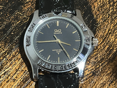 Vintage 1990's Citizen QQ Silver Tone Quartz Analog Men's 34mm Watch Collectible