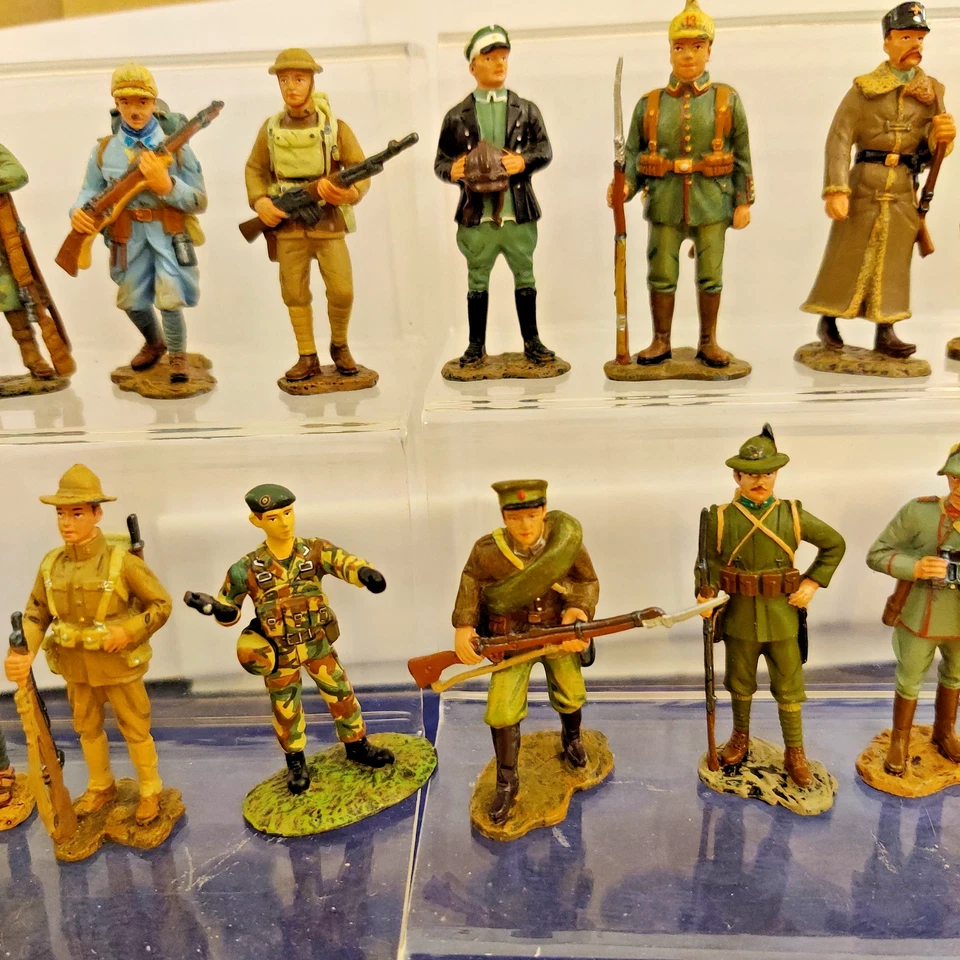 24 SOLDATINI DI PIOMBO DELLA I^ GUERRA MONDIALE TUTTI DVERSI  HACHETTE OTTIMI - Immagine 4 di 4