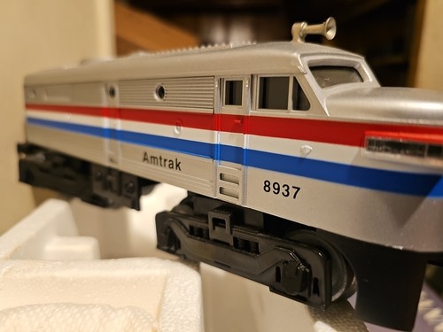Lionel Electric Trains - Picture 5 of 5