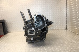 04 / 06 Yamaha R1 / YZF-R1 / YZFR1 Engine Case Crankcase Assy Cases 5VY-15100-00