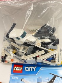 LEGO CITY: Airport VIP Service (60102)