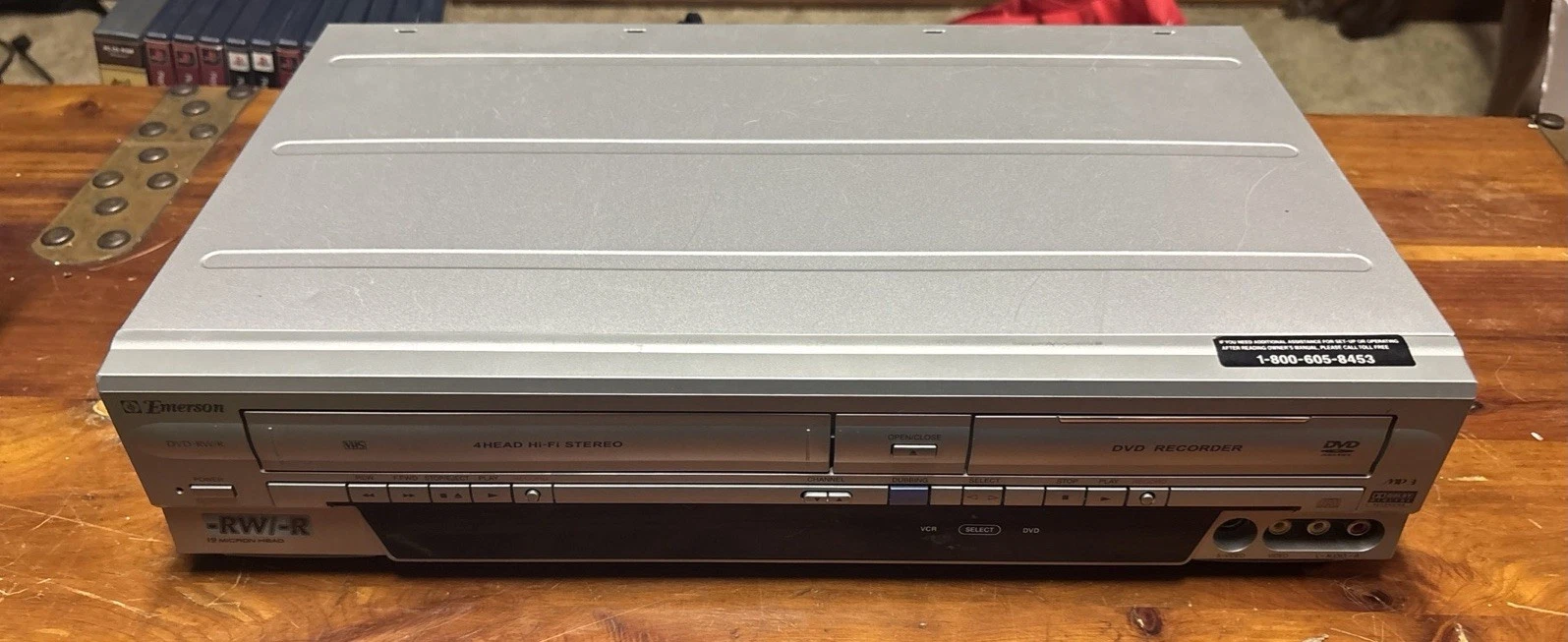 Emerson EWR20V4 4 Head Hi-Fi Stereo VHS VCR /DVD Combo Recorder