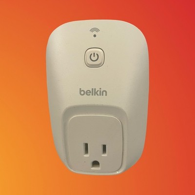 Belkin WeMo Wi-Fi Smart Plug Switch Model F7C027 White Compact Smart Home