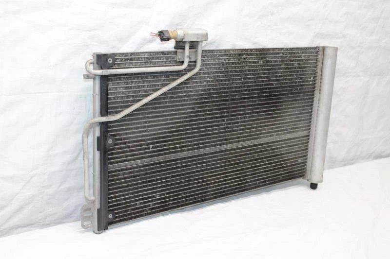 Mercedes C55 W203 2005 sedán #295 condensador de aire acondicionado Foto 2 de 4