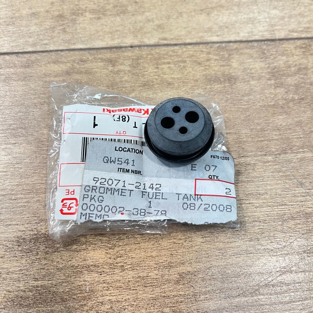 Kawasaki OEM NOS GROMMET FUEL TANK / 92071-2142 / Small