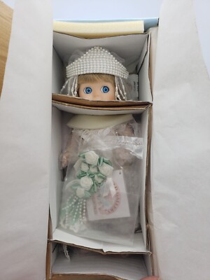 Mrs. RUDOLPH VALENTOOTIE By Pat Loveless Bride Full Porcelain Doll New read desc