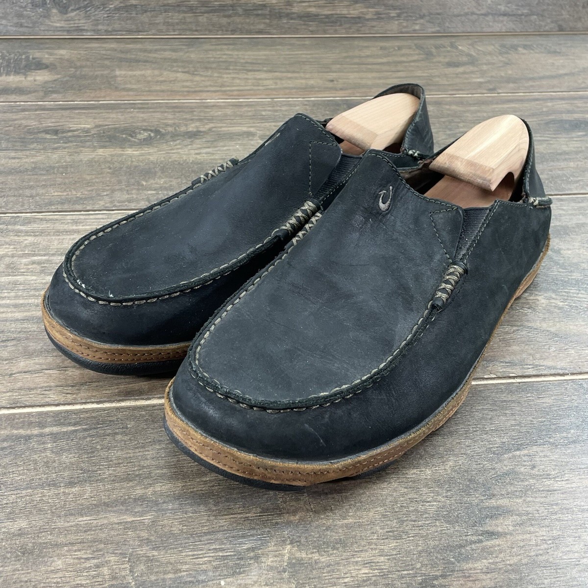 Olukai Moloa Mens Black Leather Slip On Fold Down Heel  display picture 1