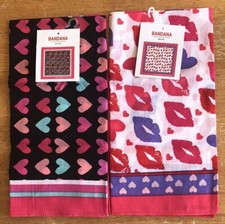 Lot of 2 Valentine  s Day Cotton Bandanas Hearts Lips Kiss 21  
