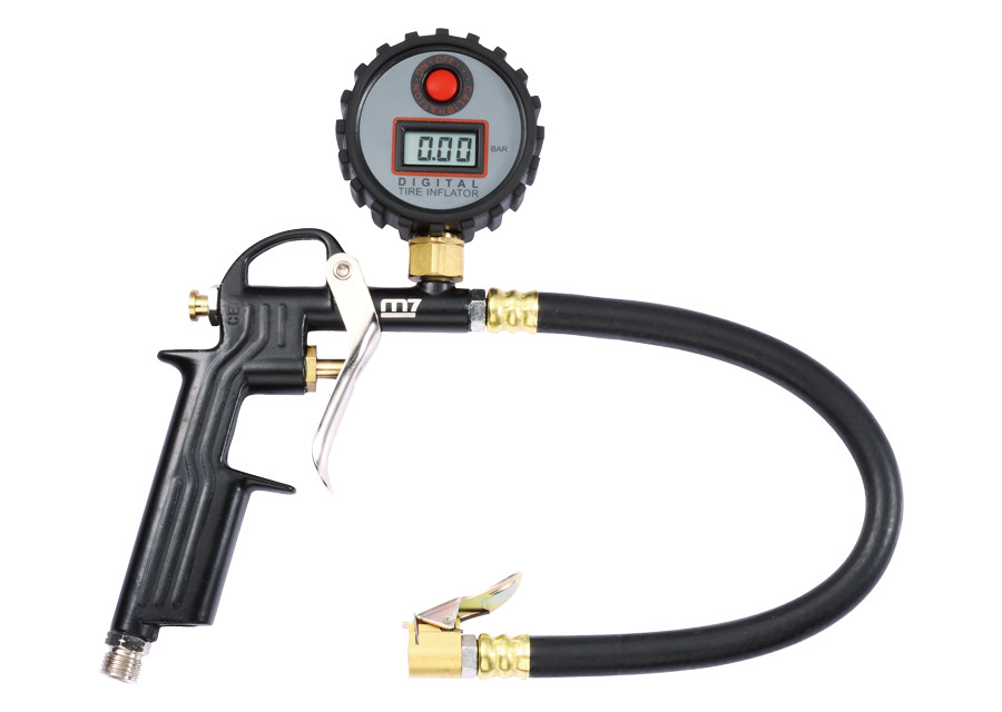 Gonfleur pneus digital pour les départs en vacances en famille M7 30 cm