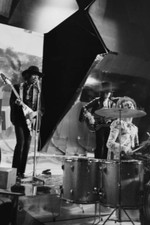 Jimi Hendrix si esibisce con il batterista Mitch Mitchell e il basso chitarri - Foto 4x6