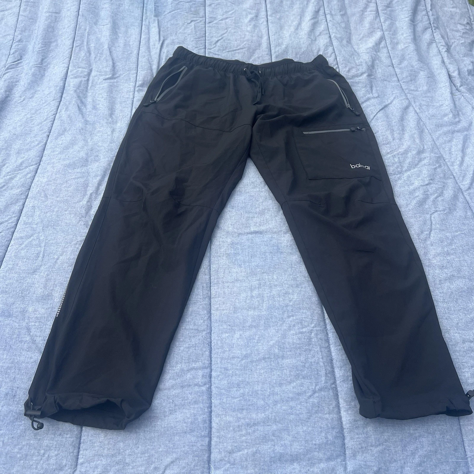 Baleaf Black Lightweight Hiking Outdoor Cargo Pants Reflective Strip at Ankles
Opens in a new window