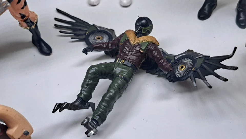 7 figuras coleccionables vintage Mattel años 90 como está roto para piezas. Foto 3 de 4