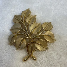 Vintage Crown TRIFARI TREE OF LIFE Leaf Fall Leaves Gold Tone Pin Brooch