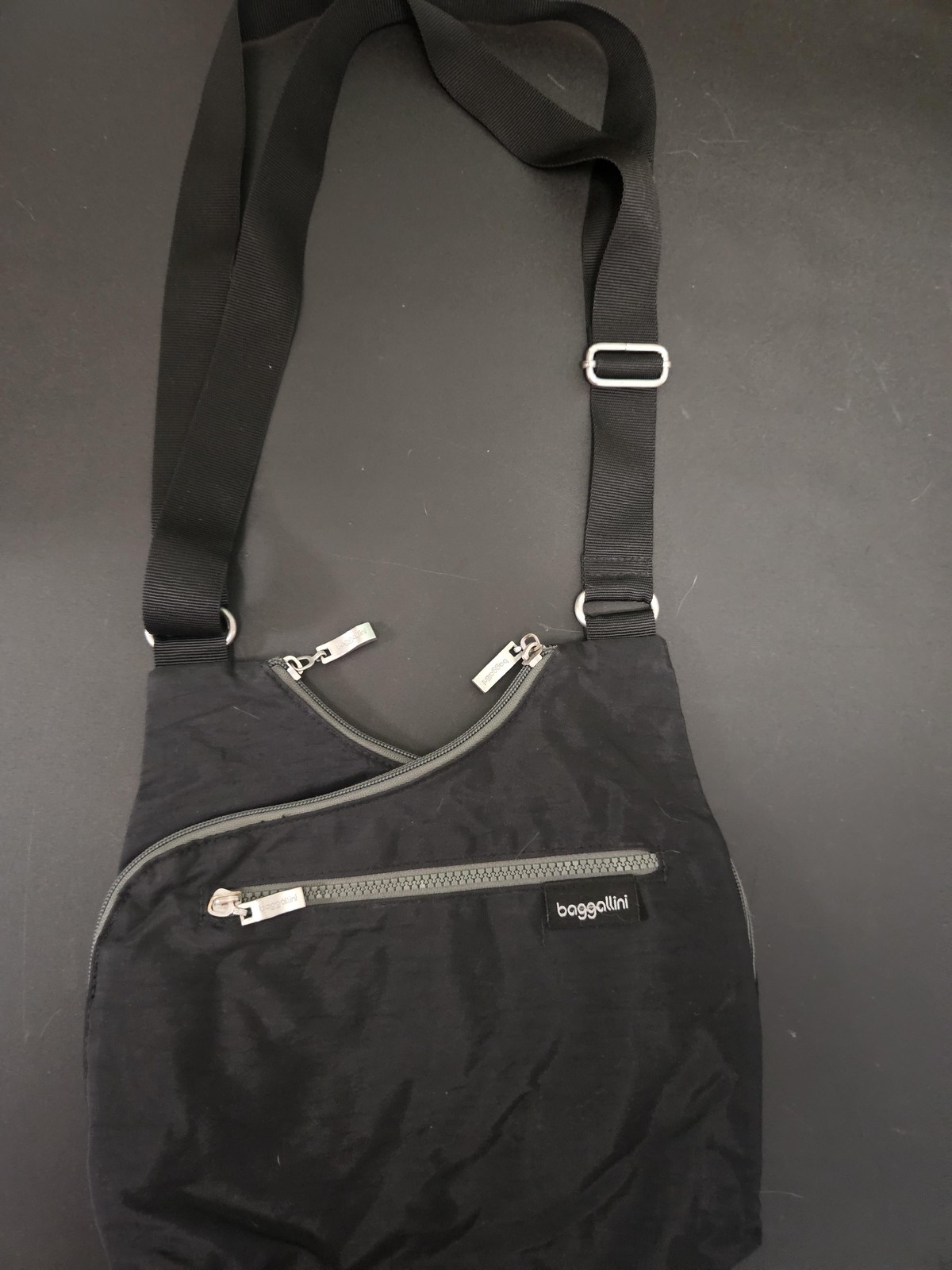 Baggallini Crossbody Bag Womens Black Nylon Adjustable Travel Organizer Purse