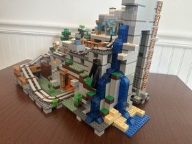 Lego Minecraft 21137 The Mountain Cave Incomplete - Shows Age - See details