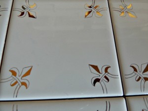 Home Decor White And Gold Tiles Fleur De Lis Kitchen Backsplash