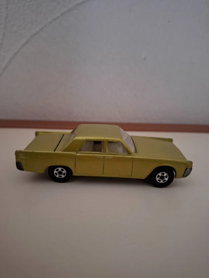 Matchbox No. 31 D Lincoln Continental in gelbgrünmetallic original ohne OVP - Bild 3 von 4