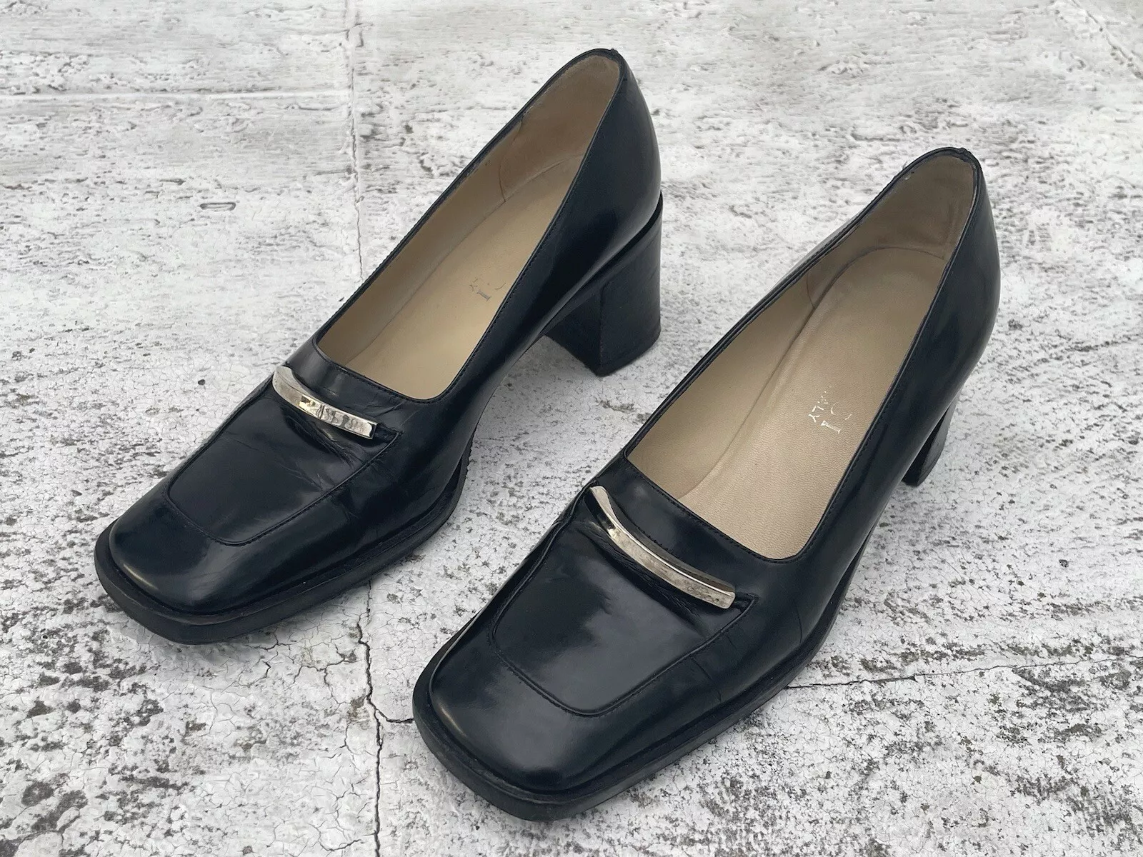 Chaussures Gucci pour femmes cuir noir vintage à tirer fabriquées en Italie taille 35,5C