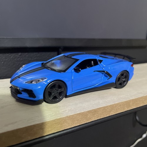 Chevrolet Corvette Stingray Coupe 2020 Special Edition Maisto 1/41 pull back - Picture 1 of 7