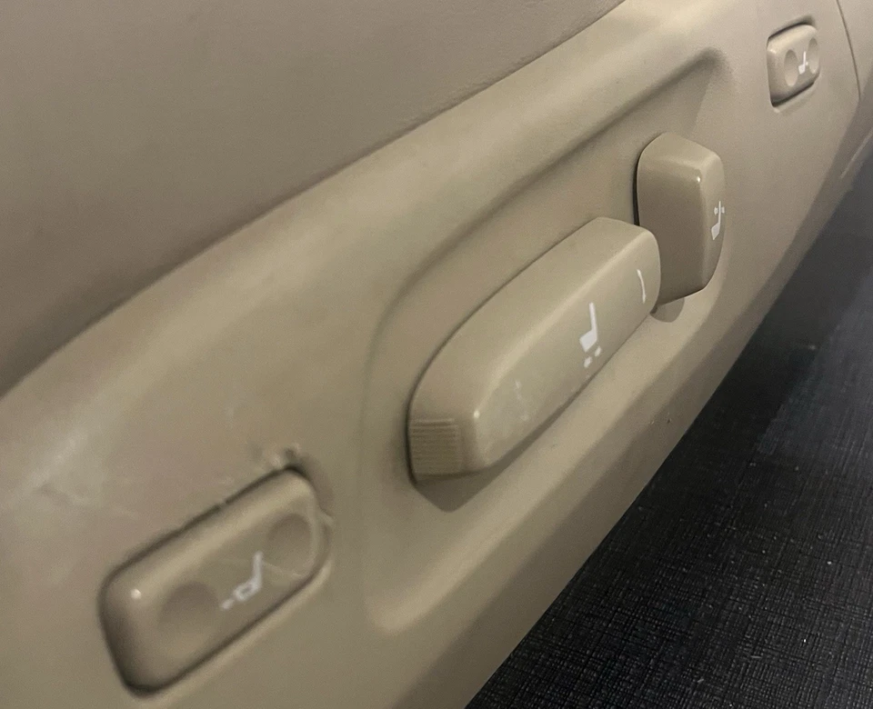 Asiento del conductor Lexus LX570 2008-2021 Foto 4 de 4