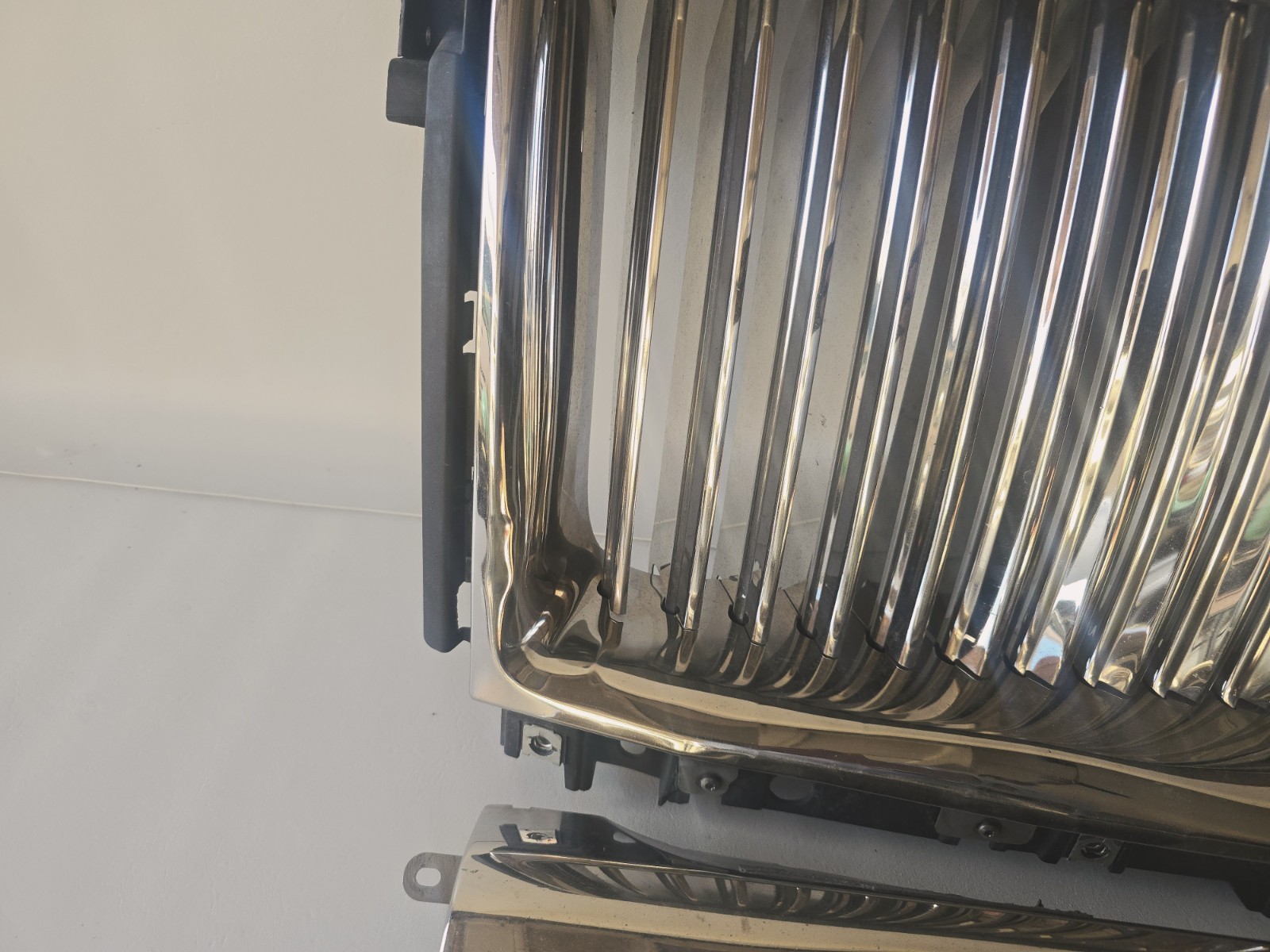 2010-2014 Rolls Royce Ghost Front Radiator Grille Chrome 51117198866 OEM
