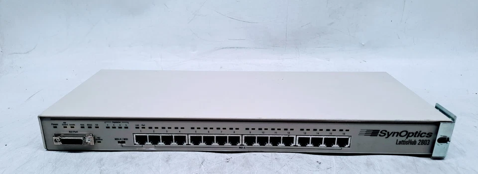 SynOptics LattisHub 2803 16-Port Ethernet - Image 2 of 4