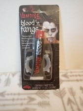 Vampire Blood'N Fangs Makeup Set