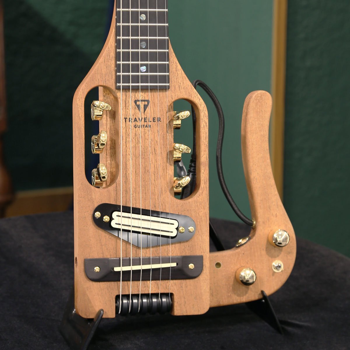 Electric Guitar Traveler Guitar Pro-Series Deluxe