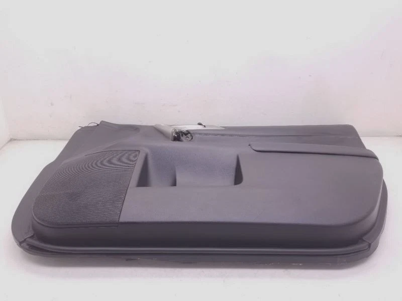 Lexus CT200H 2015 montaje del panel de la puerta delantera del lado del pasajero  Foto 2 de 4