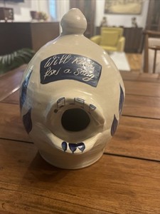 1993 WILLIAMSBURG POTTERY HANGING BIRD HOUSE "WILL RENT FOR A SONG" BLUE & WHITE