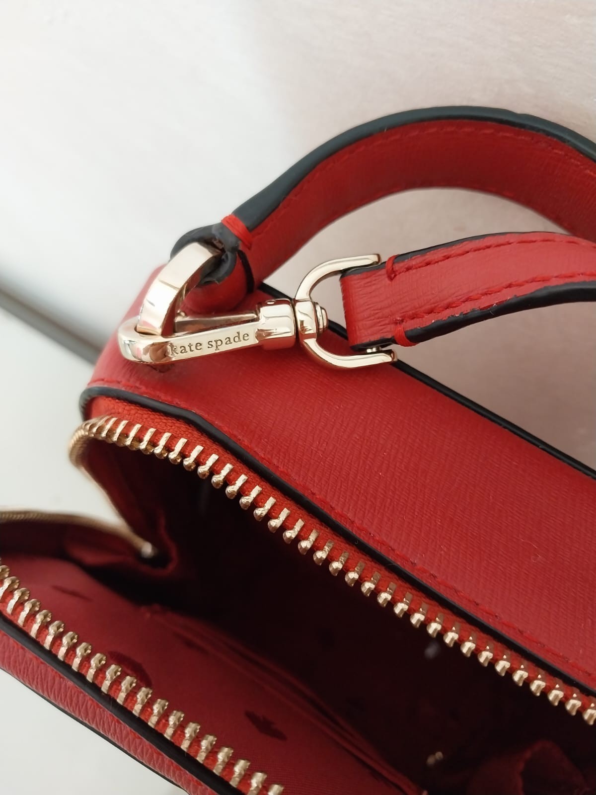 Kate Spade x Disney Cruella de Vil Camera Bag - Red Saffiano Leather - Rare image 10