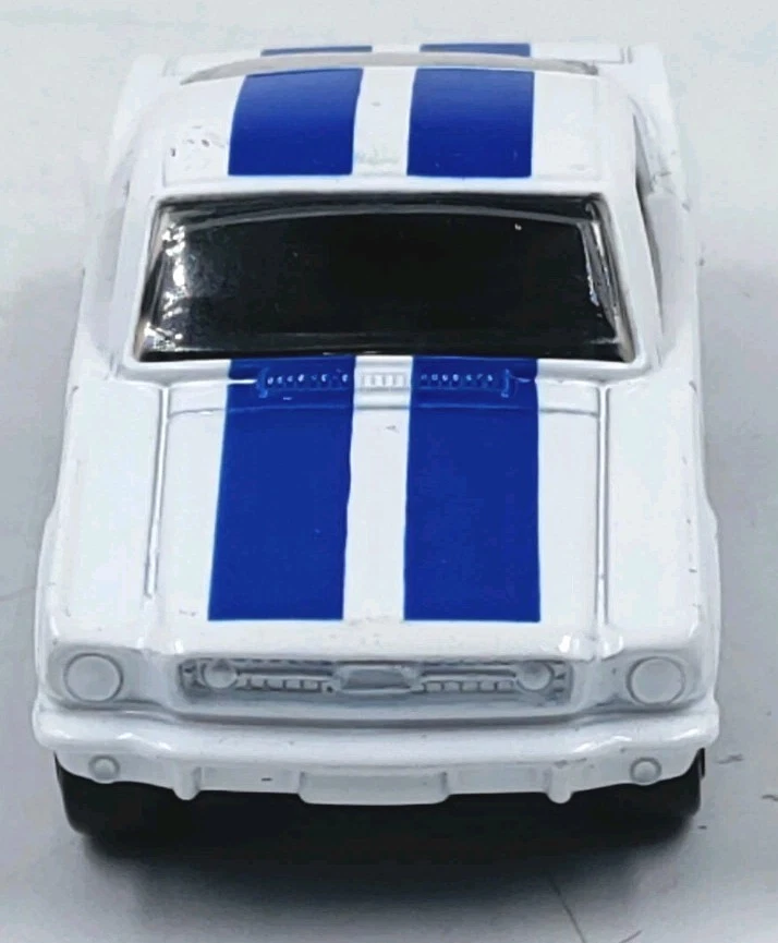 1998 MATCHBOX 1965 Ford Mustang GT Fastback #72 White Blue Stripes 1:66 Diecast - Image 4 of 4