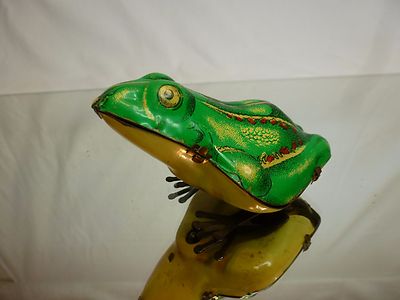 TIN TOY BLECH WINDUP - JUMPING FROG - GREEN L8.5cm - GOOD CONDITION