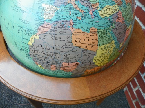 KITTINGER REPLOGE 16" WORLD GLOBE ON MAHOGANY STAND - Picture 7 of 11