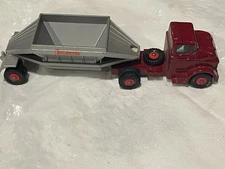 Vintage 1964 Lesney Matchbox King Size K-4 Fruehauf Hopper Train Red Semi Truck
