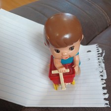 VINTAGE TOMY WIND UP KIDS A LONGS BOY WITH WAGON WORKS TAIWAN