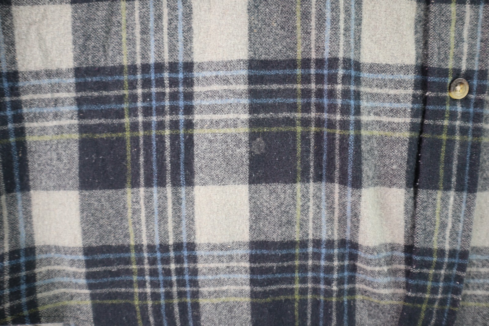 PENDLETON US Men’s Large Gray Plaid Button Down 1… - image 6