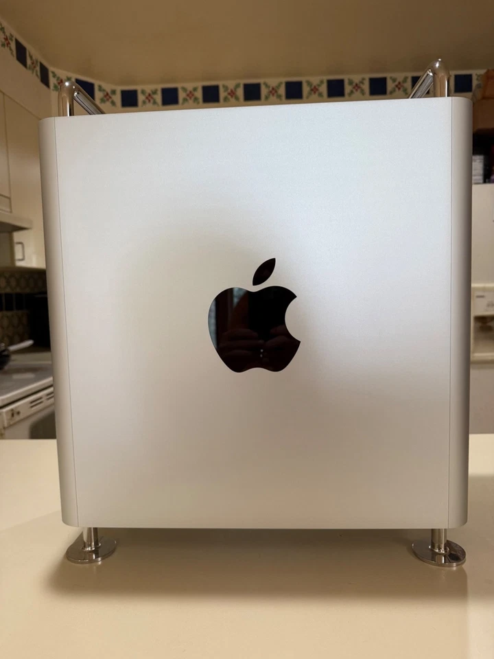 2023 APPLE MAC PRO M2 ULTRA 1TB SSD 64GB RAM 24-CORE CPU 60-CORE GPU + APPLECARE - Image 3 of 4