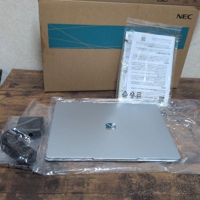 NEC LAVIE N13 Slim Ryzen 7 7735HS Radeon 680M SSD 512GB 16GB 13.3'' WUXGA Win 11