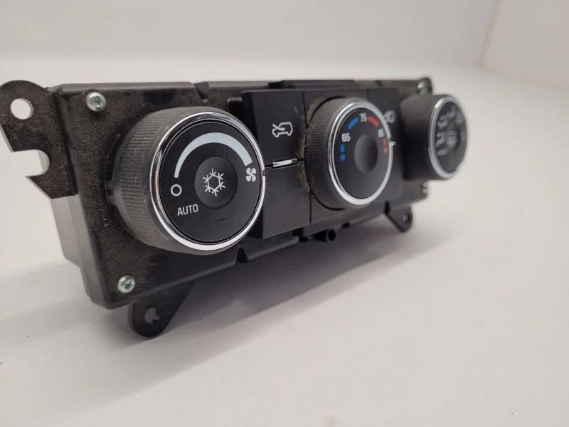 Saturn Vue 2008-10 control de temperatura control automático EE. UU. 20931043        Foto 3 de 4