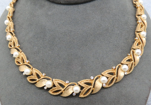 Vintage Crown Trifari Necklace Gold Tone Faux Pearls Rhinestone Leaf Motif NICE - Picture 2 of 13